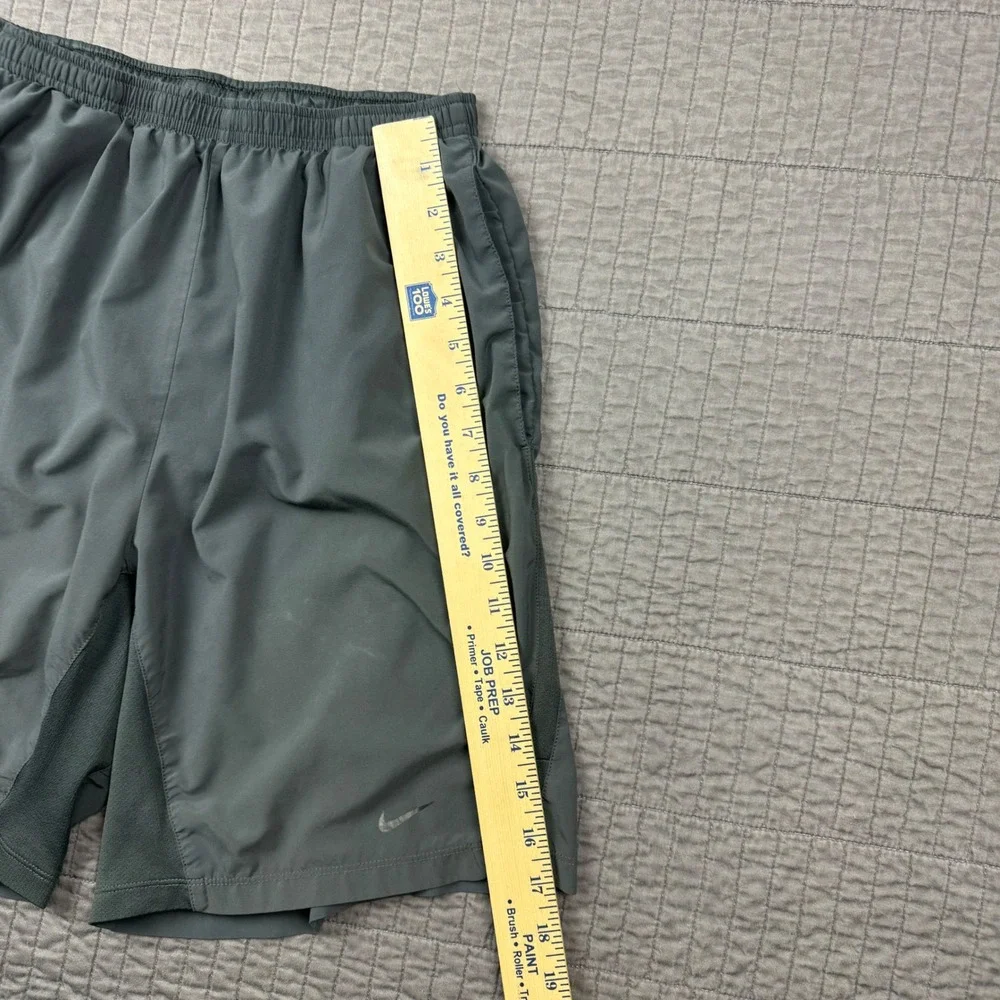 Nike Shorts Men Medium Gray 8